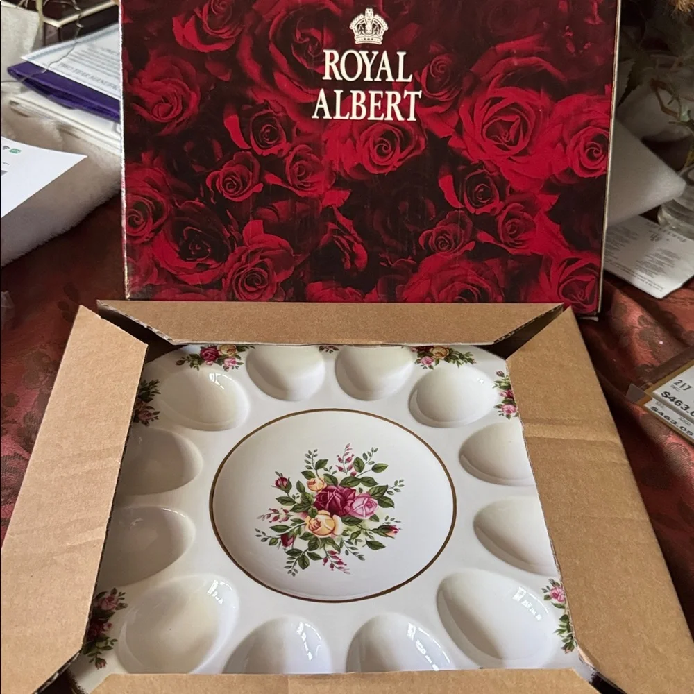 Royal Albert Old Country Roses Deviled Egg Plate with Floral Design - Picture 7 of 9